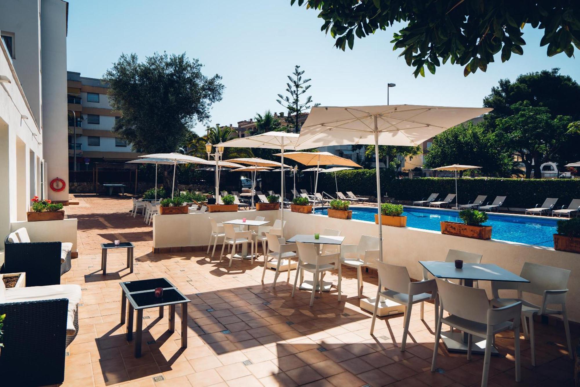 Отель Thb Dos Playas - Adults Only Кала Ратьяда Экстерьер фото