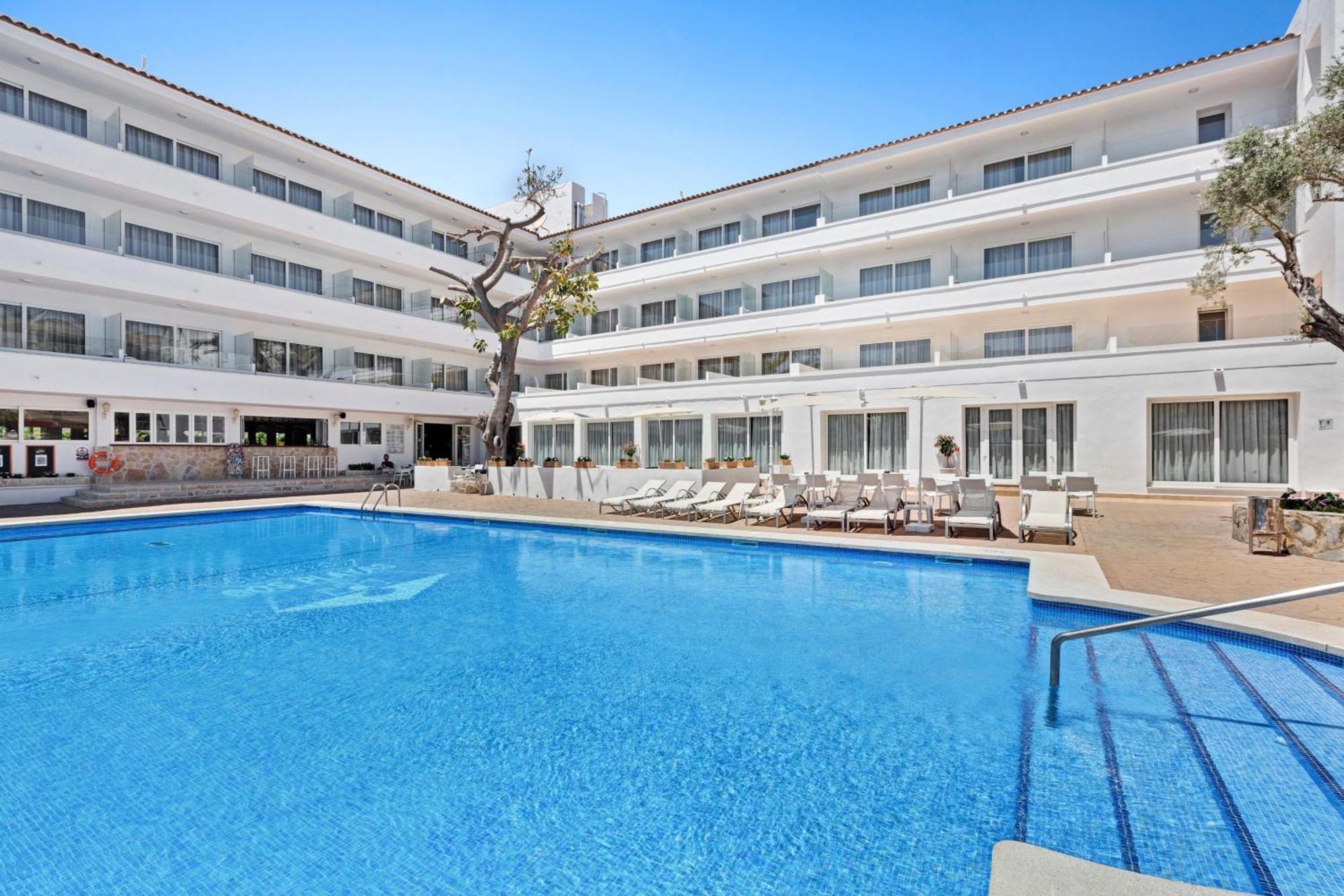 Отель Thb Dos Playas - Adults Only Кала Ратьяда Экстерьер фото